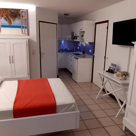 Studio Climatise - Piscine-Plage - 1 A 2 Personnes Sainte-Anne Exterior foto