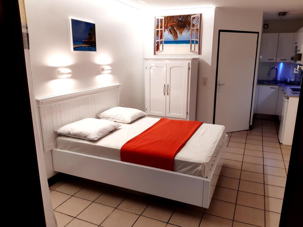 Studio Climatise - Piscine-Plage - 1 A 2 Personnes Sainte-Anne Exterior foto